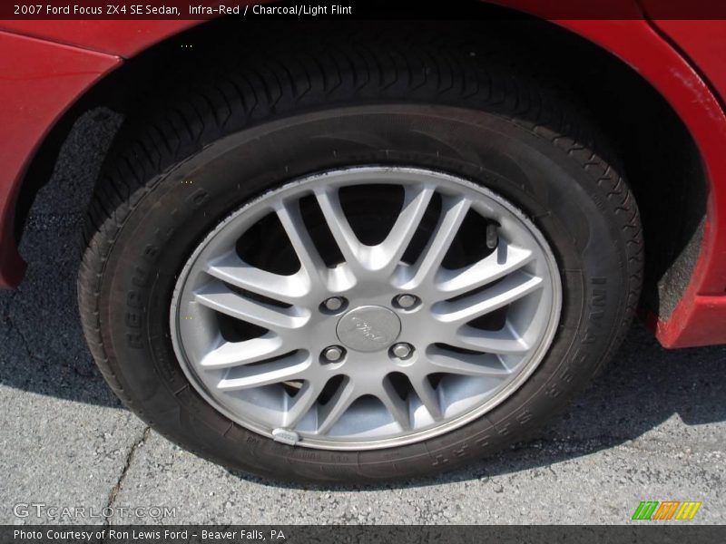 Infra-Red / Charcoal/Light Flint 2007 Ford Focus ZX4 SE Sedan