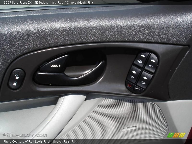 Infra-Red / Charcoal/Light Flint 2007 Ford Focus ZX4 SE Sedan