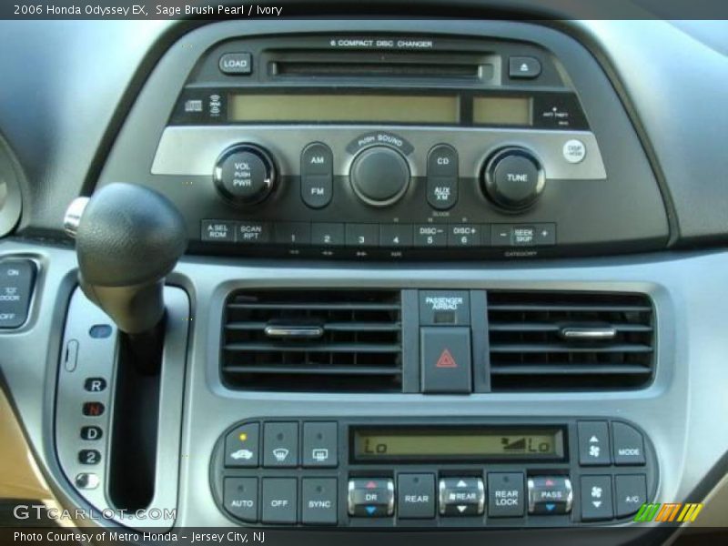 Sage Brush Pearl / Ivory 2006 Honda Odyssey EX