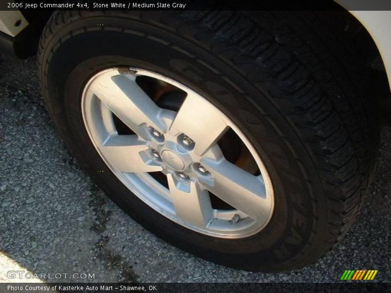 Stone White / Medium Slate Gray 2006 Jeep Commander 4x4