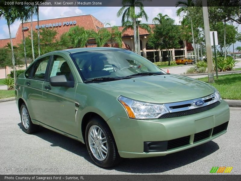 Kiwi Green / Medium Stone 2008 Ford Focus SE Sedan