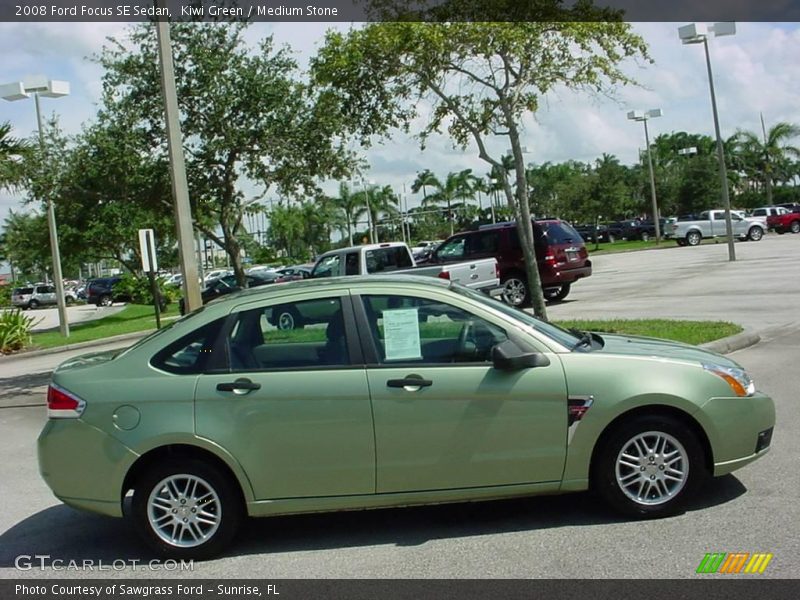 Kiwi Green / Medium Stone 2008 Ford Focus SE Sedan