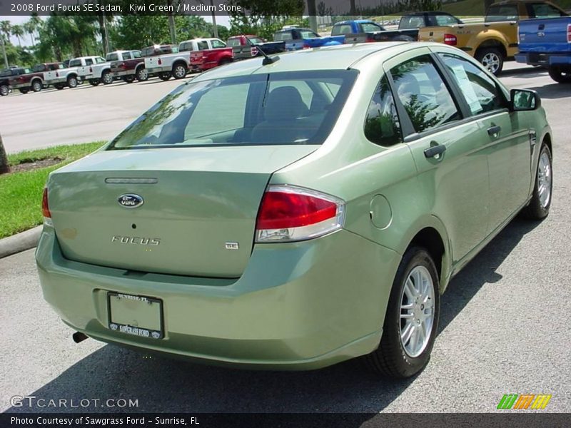 Kiwi Green / Medium Stone 2008 Ford Focus SE Sedan
