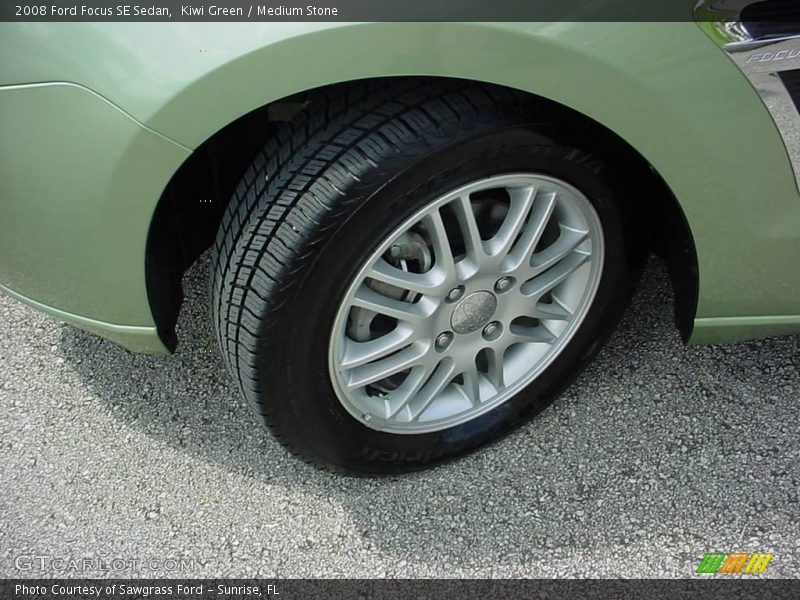 Kiwi Green / Medium Stone 2008 Ford Focus SE Sedan
