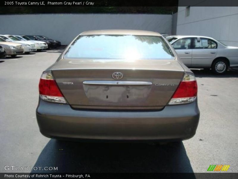 Phantom Gray Pearl / Gray 2005 Toyota Camry LE