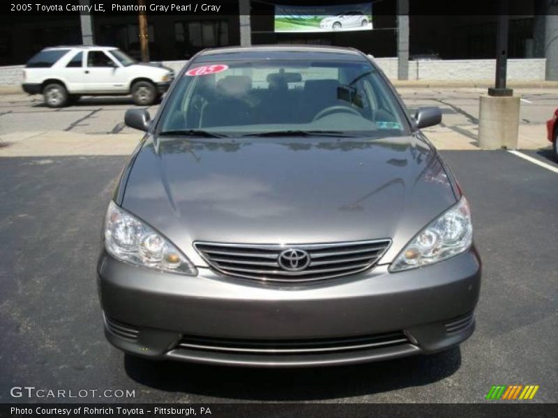 Phantom Gray Pearl / Gray 2005 Toyota Camry LE
