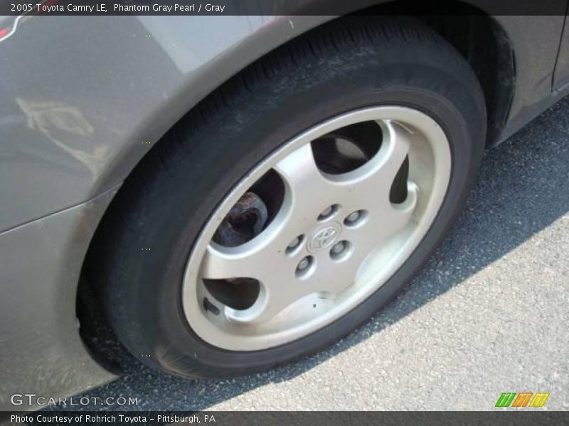 Phantom Gray Pearl / Gray 2005 Toyota Camry LE