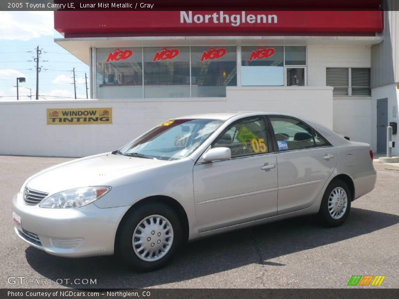 Lunar Mist Metallic / Gray 2005 Toyota Camry LE