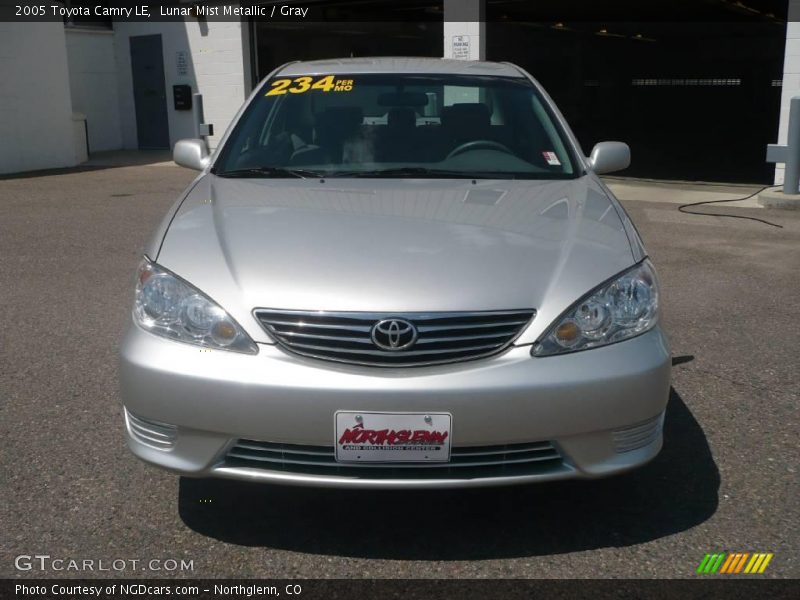 Lunar Mist Metallic / Gray 2005 Toyota Camry LE