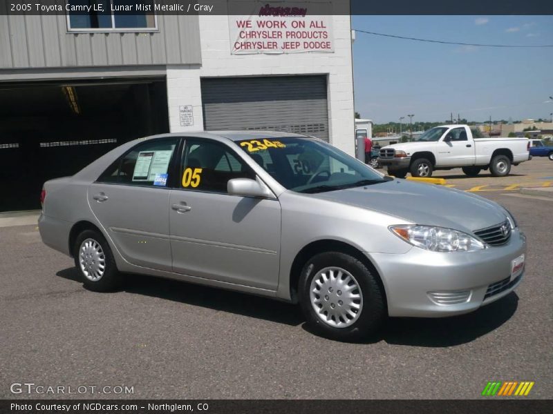 Lunar Mist Metallic / Gray 2005 Toyota Camry LE