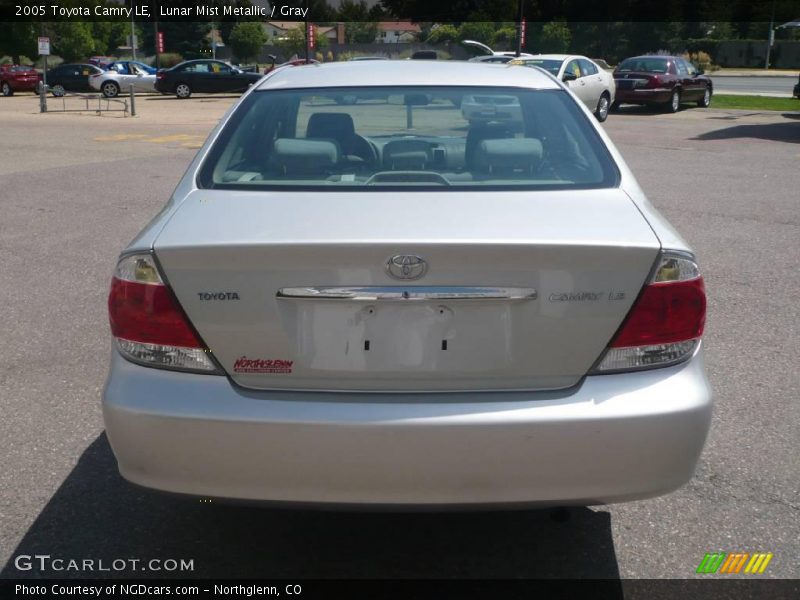 Lunar Mist Metallic / Gray 2005 Toyota Camry LE