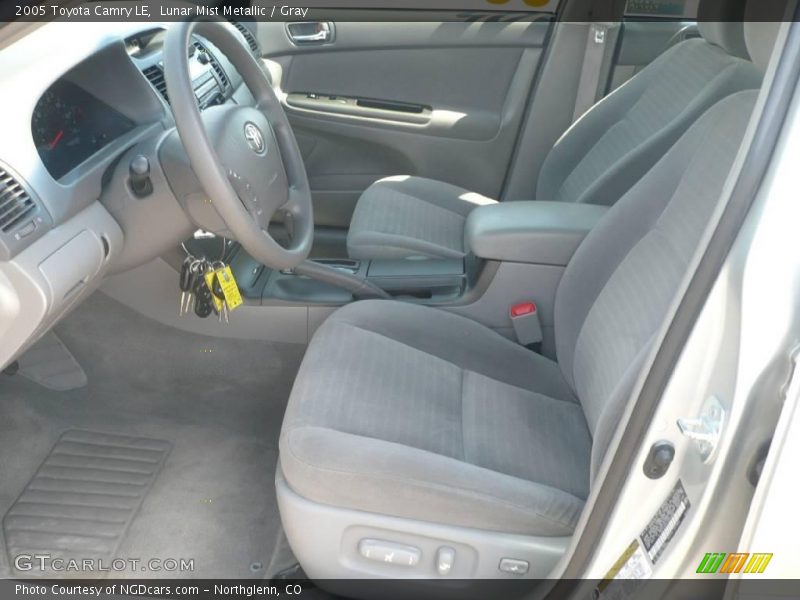 Lunar Mist Metallic / Gray 2005 Toyota Camry LE