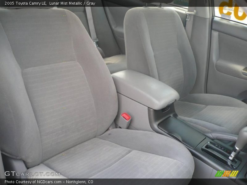 Lunar Mist Metallic / Gray 2005 Toyota Camry LE