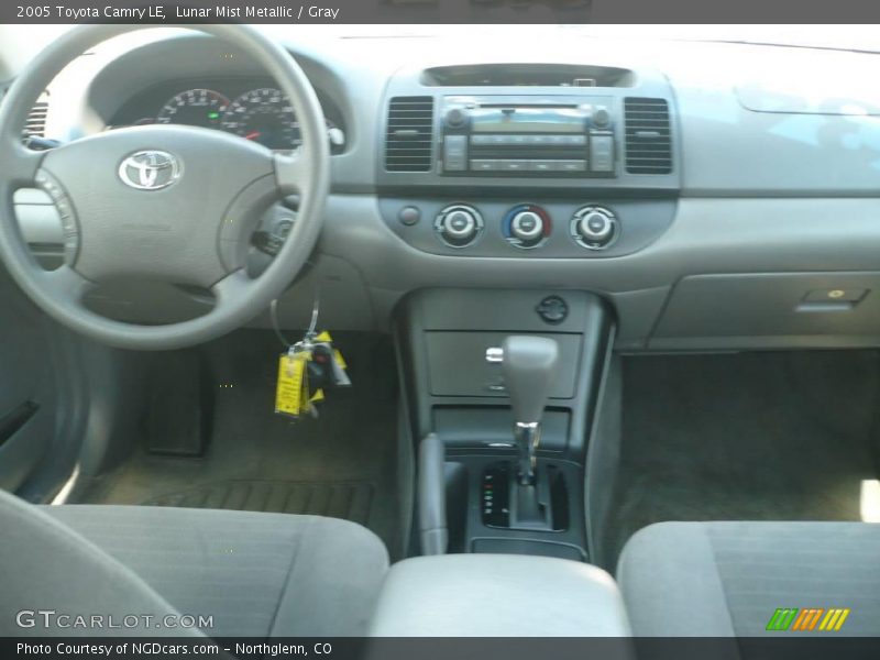 Lunar Mist Metallic / Gray 2005 Toyota Camry LE