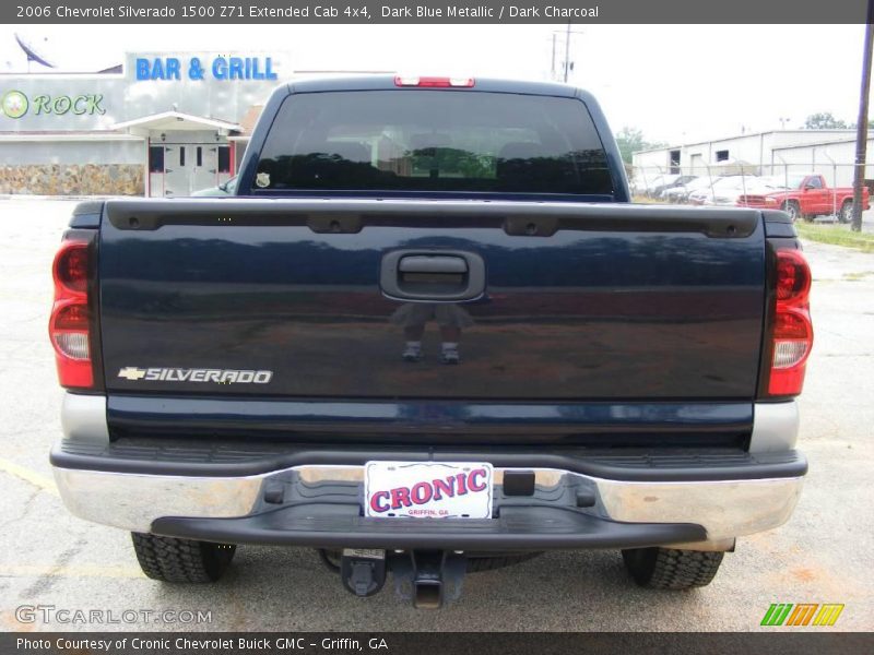 Dark Blue Metallic / Dark Charcoal 2006 Chevrolet Silverado 1500 Z71 Extended Cab 4x4