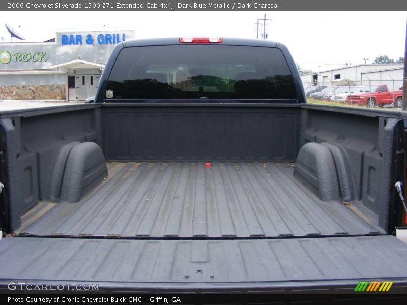 Dark Blue Metallic / Dark Charcoal 2006 Chevrolet Silverado 1500 Z71 Extended Cab 4x4
