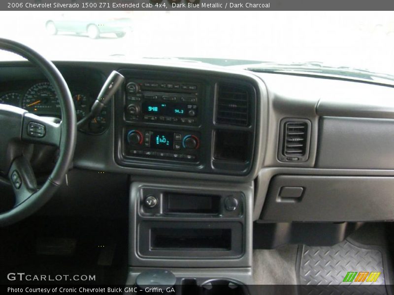 Dark Blue Metallic / Dark Charcoal 2006 Chevrolet Silverado 1500 Z71 Extended Cab 4x4
