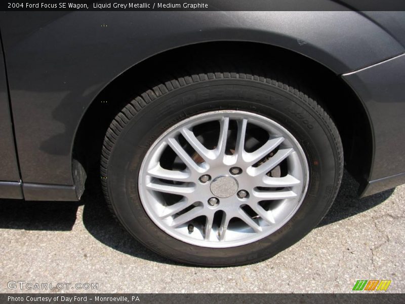 Liquid Grey Metallic / Medium Graphite 2004 Ford Focus SE Wagon