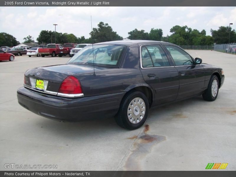 Midnight Grey Metallic / Light Flint 2005 Ford Crown Victoria