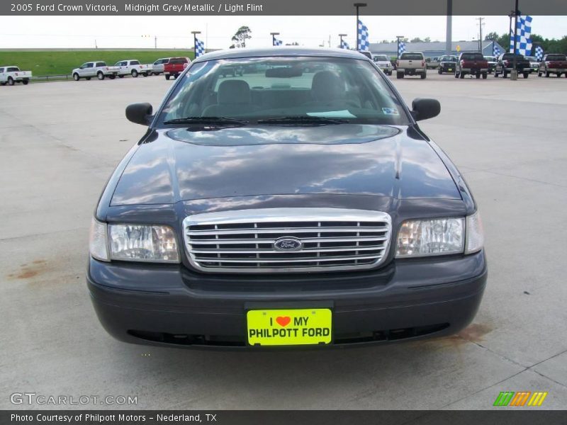 Midnight Grey Metallic / Light Flint 2005 Ford Crown Victoria