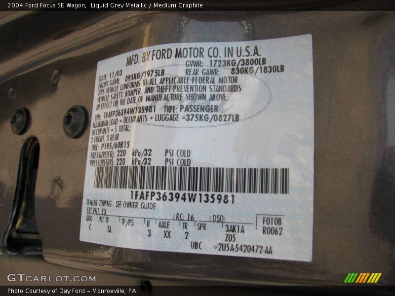 Liquid Grey Metallic / Medium Graphite 2004 Ford Focus SE Wagon