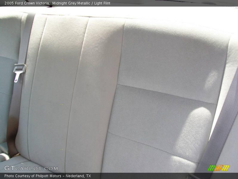Midnight Grey Metallic / Light Flint 2005 Ford Crown Victoria