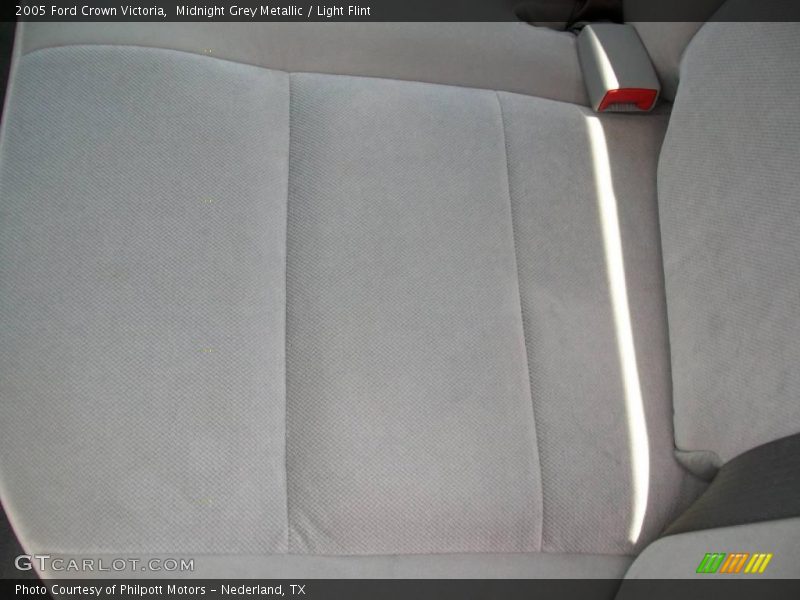 Midnight Grey Metallic / Light Flint 2005 Ford Crown Victoria