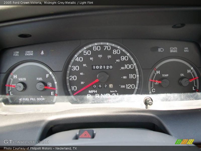 Midnight Grey Metallic / Light Flint 2005 Ford Crown Victoria