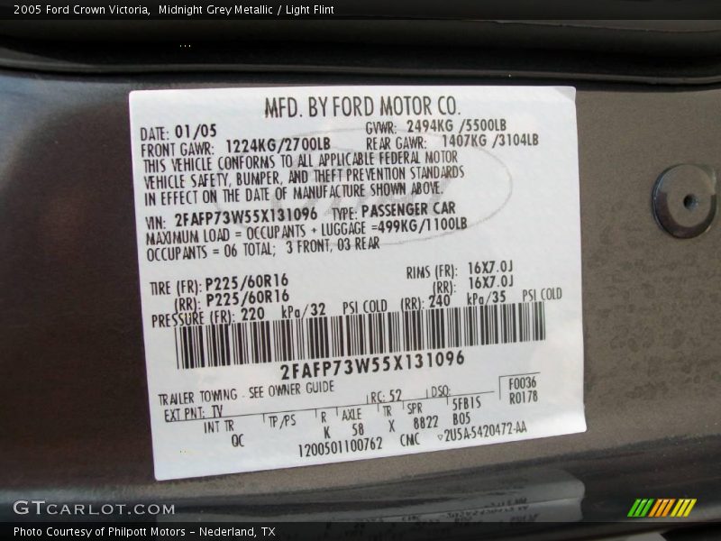 Midnight Grey Metallic / Light Flint 2005 Ford Crown Victoria