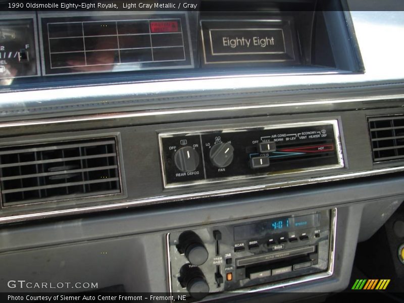 Light Gray Metallic / Gray 1990 Oldsmobile Eighty-Eight Royale