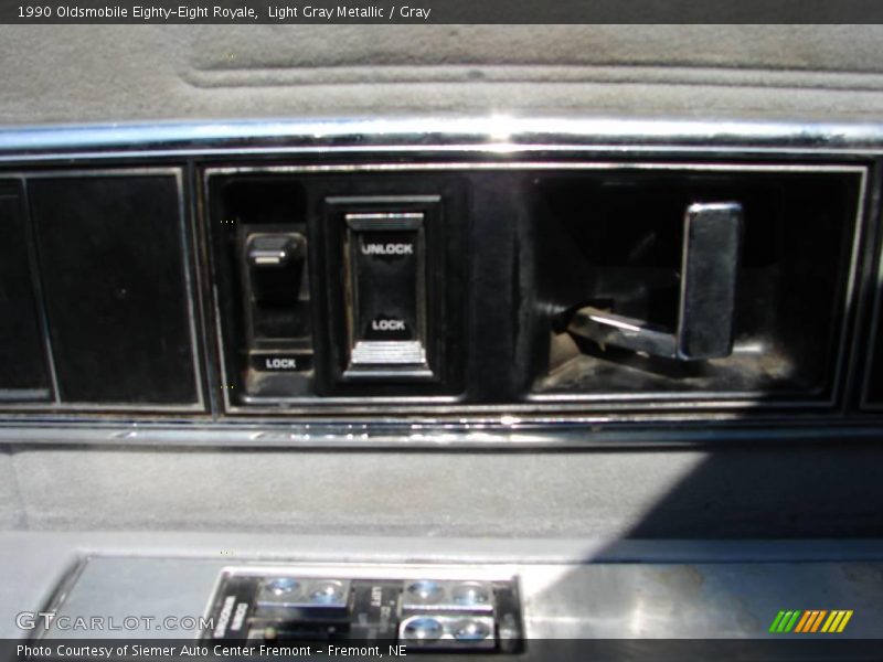 Light Gray Metallic / Gray 1990 Oldsmobile Eighty-Eight Royale