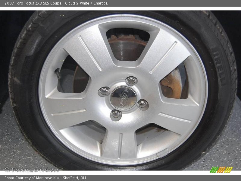Cloud 9 White / Charcoal 2007 Ford Focus ZX3 SES Coupe