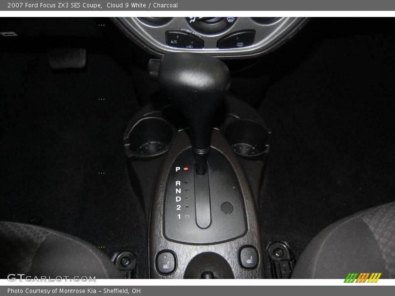 Cloud 9 White / Charcoal 2007 Ford Focus ZX3 SES Coupe