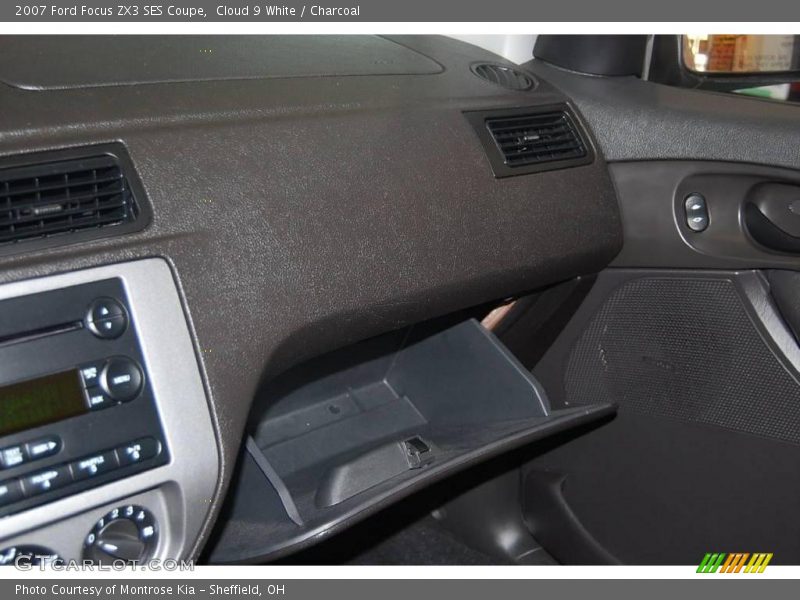Cloud 9 White / Charcoal 2007 Ford Focus ZX3 SES Coupe