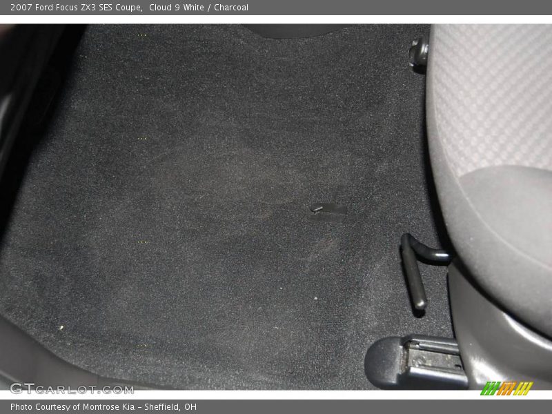 Cloud 9 White / Charcoal 2007 Ford Focus ZX3 SES Coupe