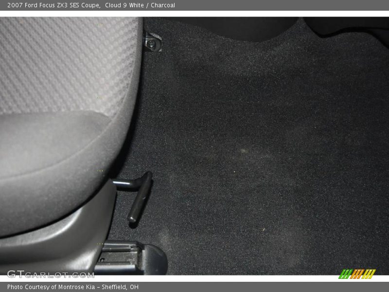 Cloud 9 White / Charcoal 2007 Ford Focus ZX3 SES Coupe