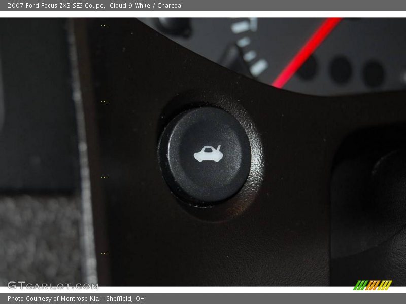 Cloud 9 White / Charcoal 2007 Ford Focus ZX3 SES Coupe