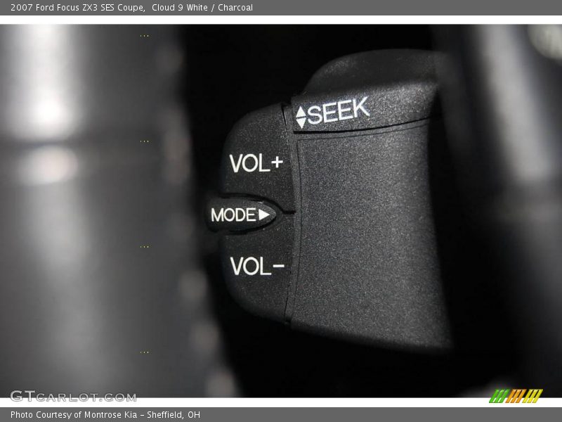 Cloud 9 White / Charcoal 2007 Ford Focus ZX3 SES Coupe