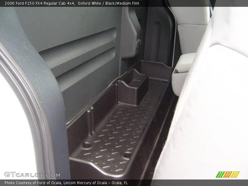 Oxford White / Black/Medium Flint 2006 Ford F150 FX4 Regular Cab 4x4