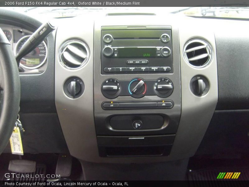 Oxford White / Black/Medium Flint 2006 Ford F150 FX4 Regular Cab 4x4