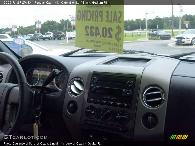 Oxford White / Black/Medium Flint 2006 Ford F150 FX4 Regular Cab 4x4