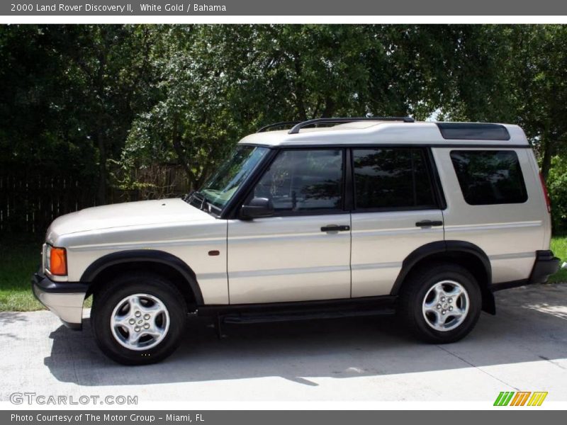 White Gold / Bahama 2000 Land Rover Discovery II