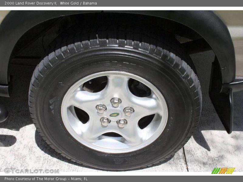 White Gold / Bahama 2000 Land Rover Discovery II