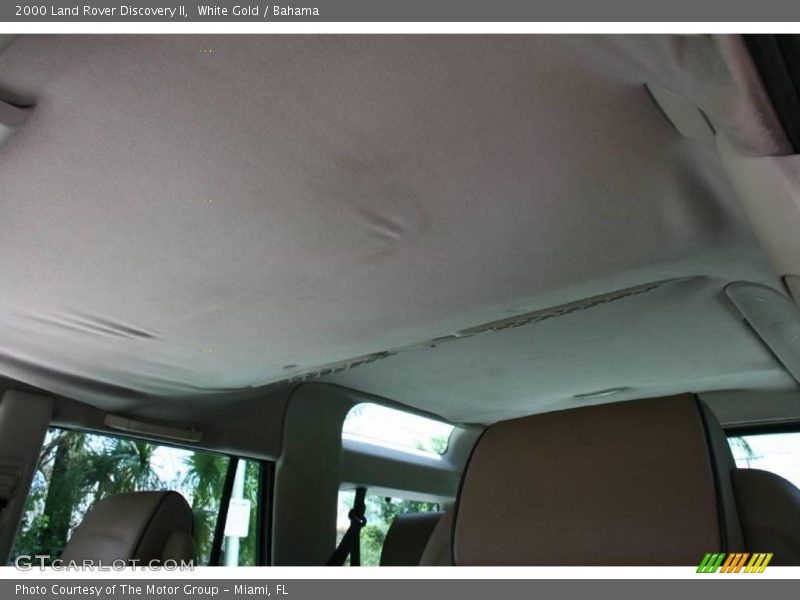 White Gold / Bahama 2000 Land Rover Discovery II