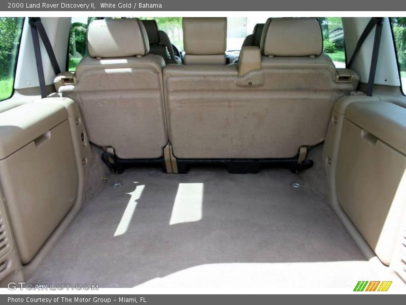 White Gold / Bahama 2000 Land Rover Discovery II