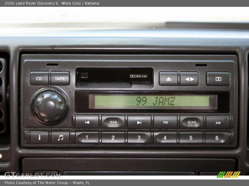 White Gold / Bahama 2000 Land Rover Discovery II