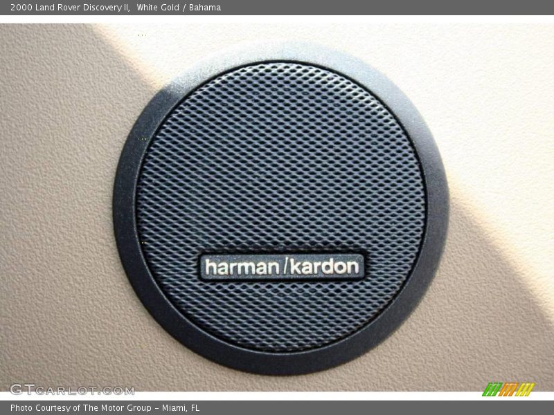 White Gold / Bahama 2000 Land Rover Discovery II