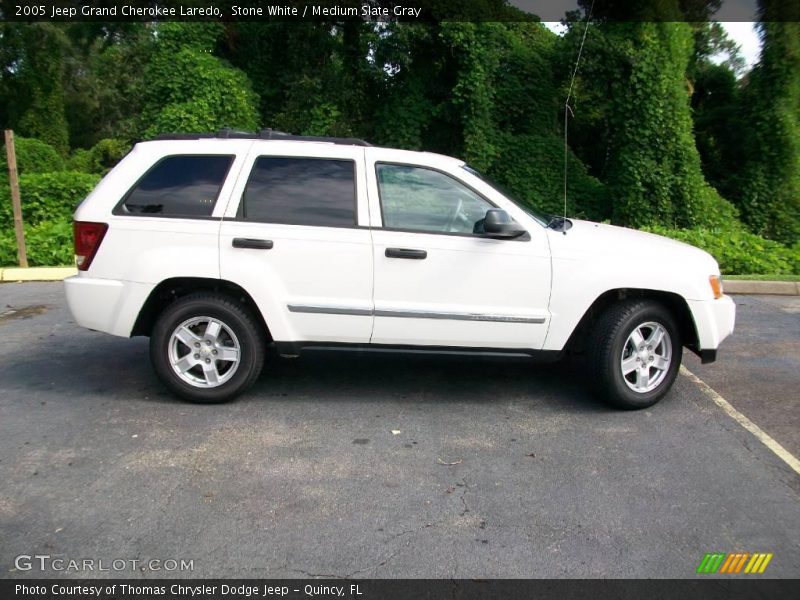 Stone White / Medium Slate Gray 2005 Jeep Grand Cherokee Laredo