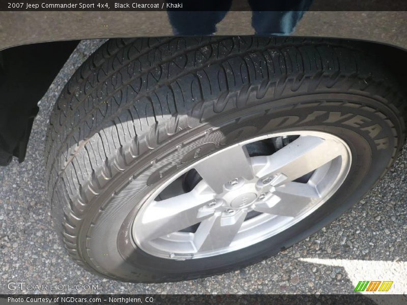 Black Clearcoat / Khaki 2007 Jeep Commander Sport 4x4