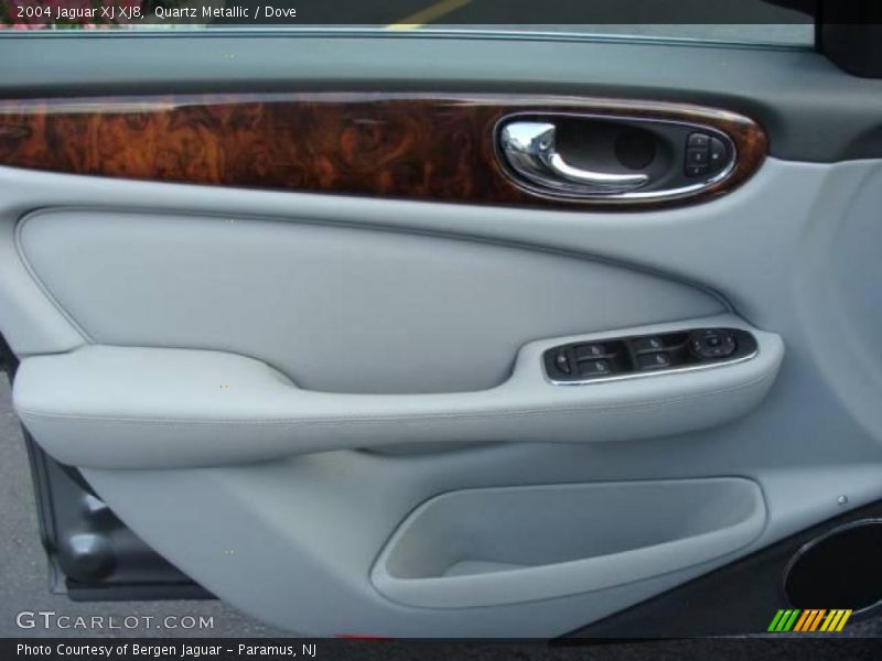 Quartz Metallic / Dove 2004 Jaguar XJ XJ8